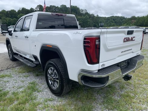 Used 2025 GMC Sierra 2500 SLT w/ SLT Premium Package AWD/4WD image 4
