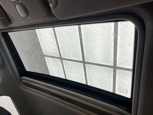 Used 2017 Nissan Juke SV FWD image 3