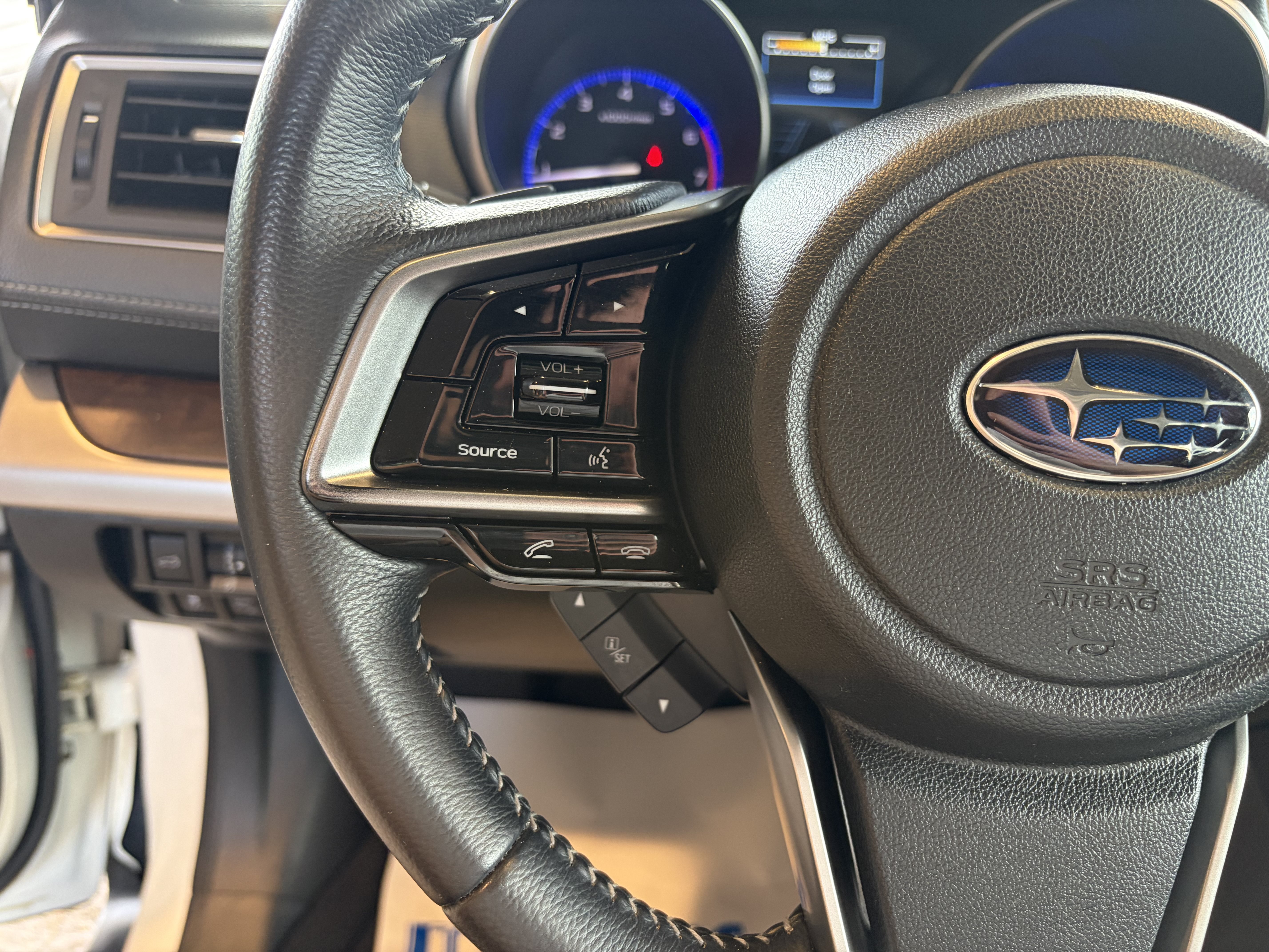 Used 2019 Subaru Outback 2.5i Limited AWD/4WD image 18