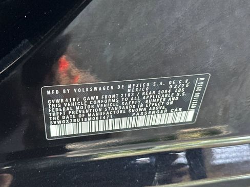 Used 2025 Volkswagen Jetta SEL FWD image 36