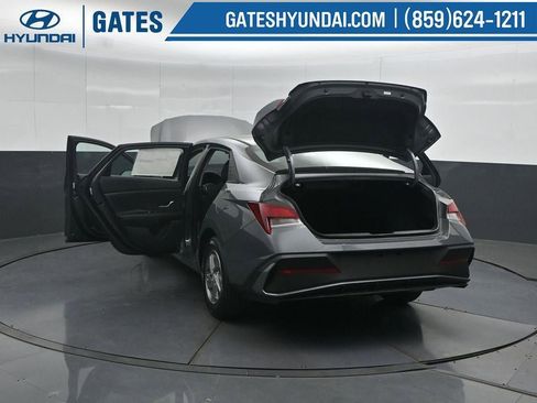 New 2026 Hyundai Elantra SE FWD image 52