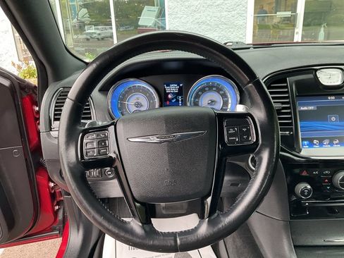 Used 2013 Chrysler 300 S image 4