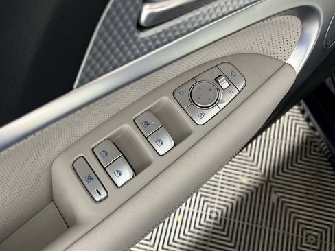 Used 2023 Genesis G70 2.0T w/ Sport Prestige Package image 12