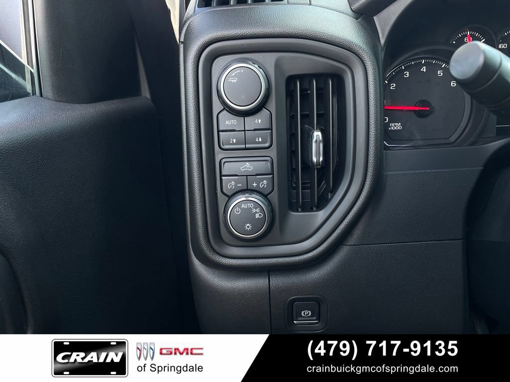 Used 2020 Chevrolet Silverado 1500 Custom Trail Boss w/ Custom Convenience Package AWD/4WD image 13