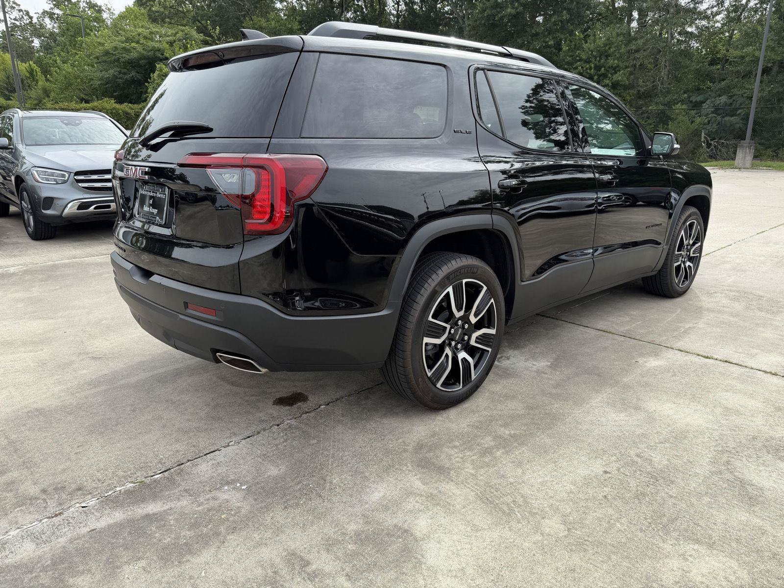 Used 2021 GMC Acadia SLE w/ Driver Convenience Package FWD image 25