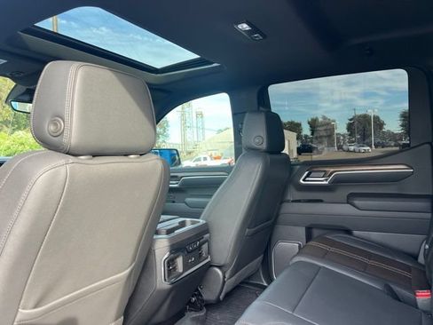 Used 2025 Chevrolet Silverado 1500 High Country w/ Midnight Edition AWD/4WD image 25