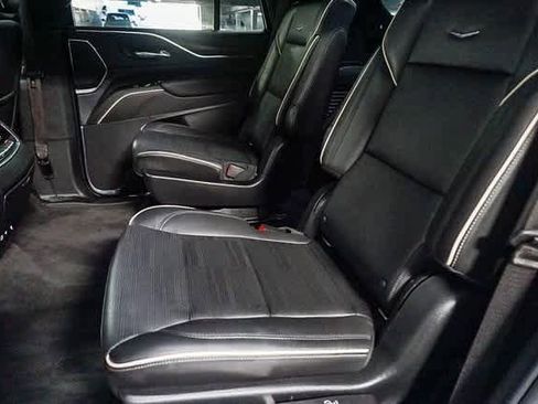 Used 2021 Cadillac Escalade Premium Luxury image 20