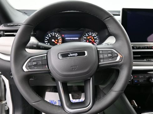 Used 2025 Jeep Compass Limited AWD/4WD image 31