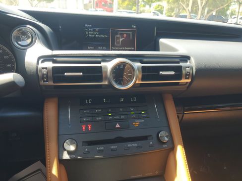 Used 2022 Lexus RC 300 image 21