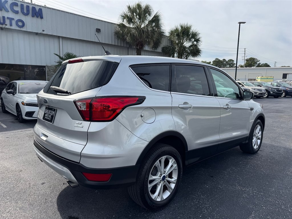 Used 2019 Ford Escape SE FWD image 8