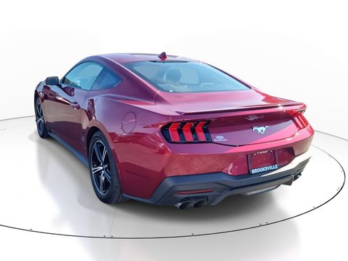 Used 2025 Ford Mustang Premium image 4