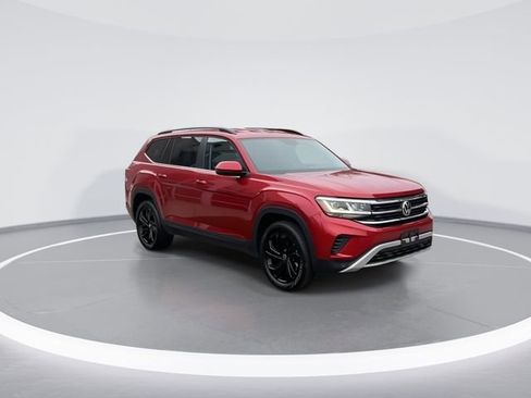 Certified 2022 Volkswagen Atlas SE w/ Black Wheel Package image 2