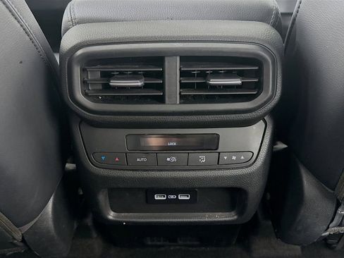 Certified 2023 Honda Pilot Touring image 23