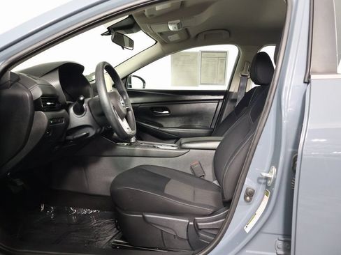 Used 2024 Nissan Sentra SV FWD image 10