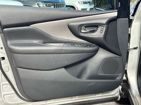 Used 2022 Nissan Murano SL w/ SL Moonroof Package image 16