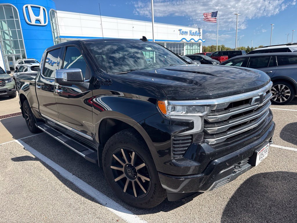 Used 2023 Chevrolet Silverado 1500 High Country w/ LPO, Dark Essentials Package AWD/4WD image 2