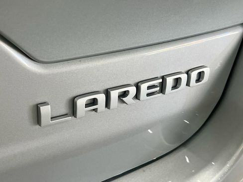 New 2025 Jeep Grand Cherokee Laredo w/ Luxury Tech Group I RWD image 35