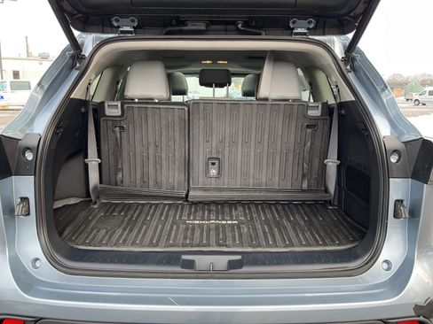 Used 2020 Toyota Highlander XLE image 21