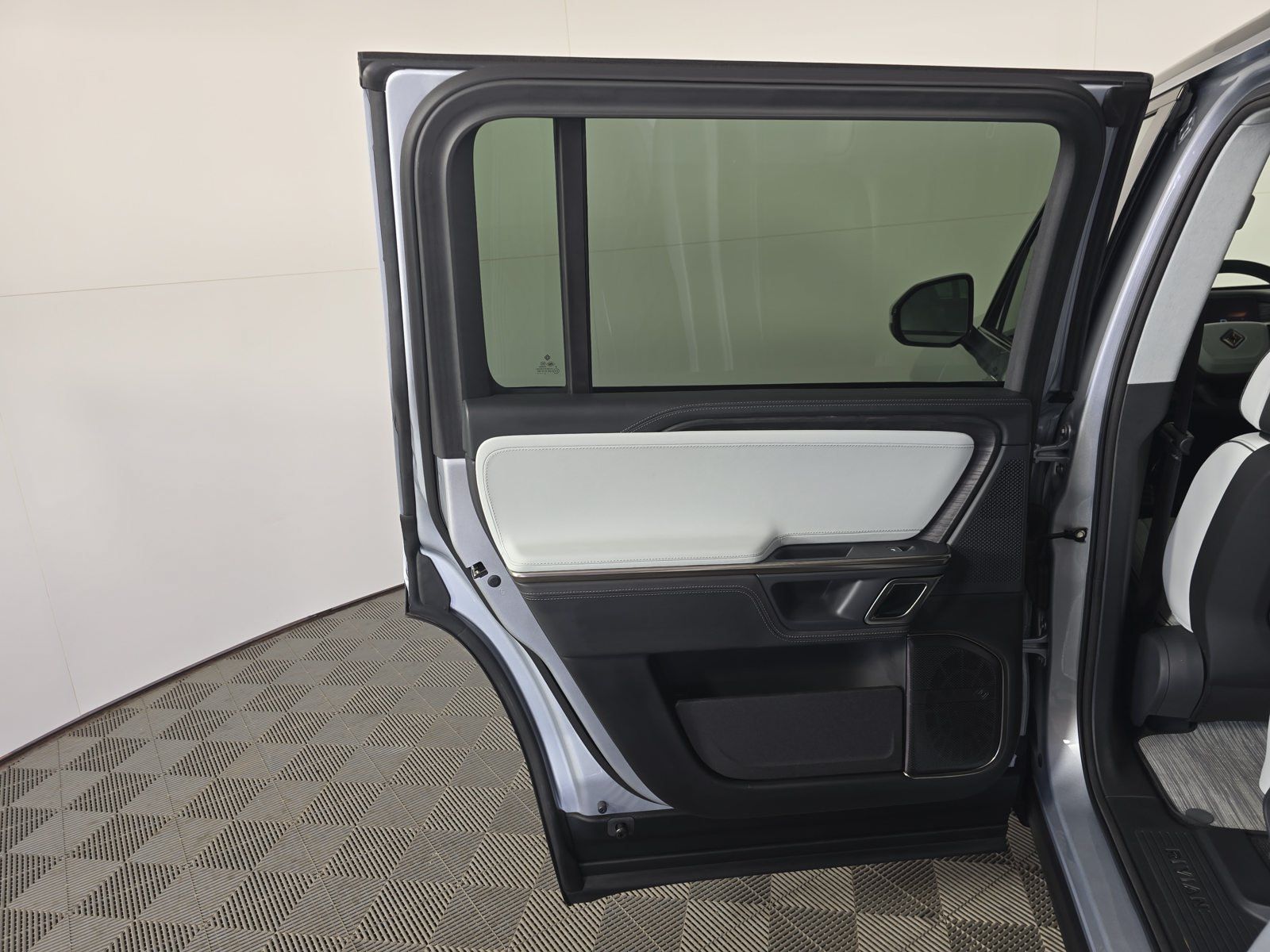 Used 2023 Rivian R1S Adventure Quad AWD/4WD image 17