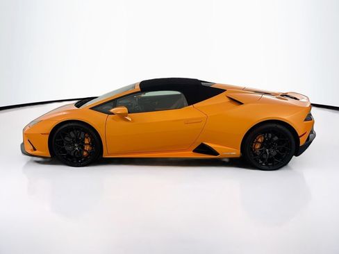 Used 2020 Lamborghini Huracan EVO RWD image 39