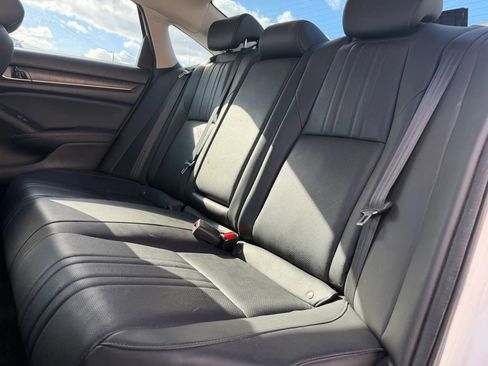 Used 2018 Honda Accord Touring image 13