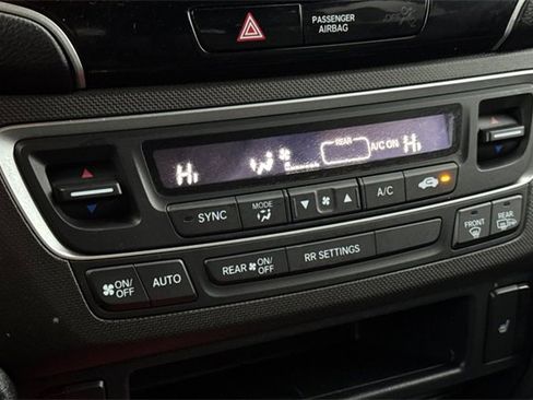 Used 2022 Honda Passport TrailSport image 31