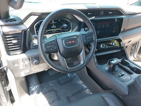 Used 2024 GMC Sierra 1500 AT4 w/ Technology Package AWD/4WD image 17