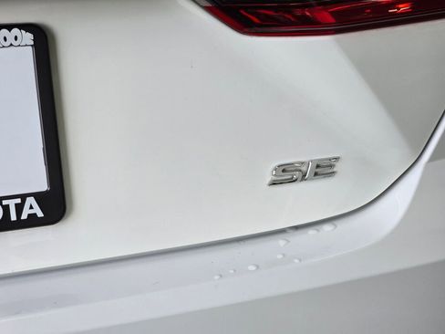Used 2025 Toyota Camry SE image 16
