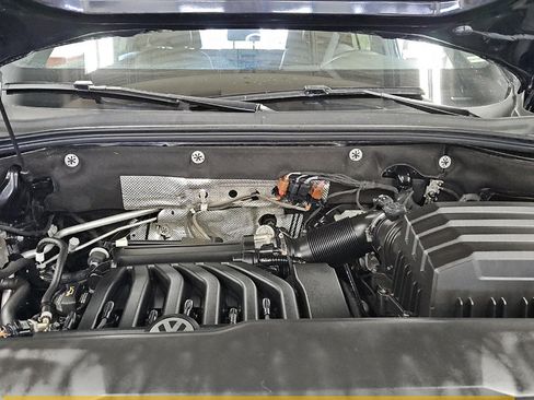 Used 2023 Volkswagen Atlas Cross Sport SEL AWD/4WD image 35