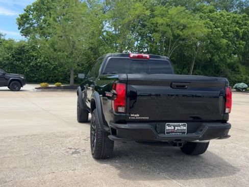Used 2025 Chevrolet Colorado Trail Boss AWD/4WD image 7