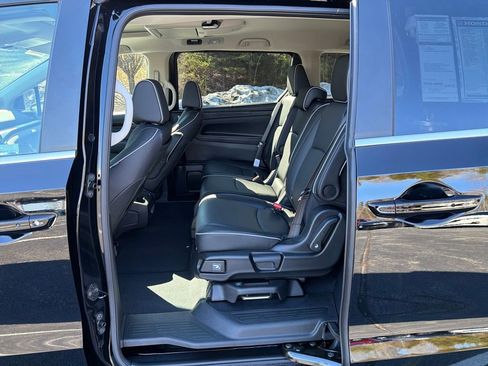 New 2026 Honda Odyssey Touring image 18