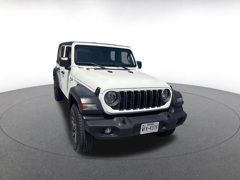 Used 2025 Jeep Wrangler Unlimited Sport AWD/4WD image 3