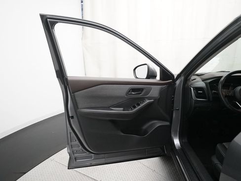 Used 2021 Nissan Rogue S AWD/4WD image 27