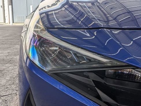 Used 2023 Hyundai Elantra SEL w/ Convenience Package image 6