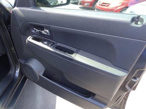 Used 2011 Jeep Liberty Sport image 20