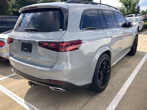Used 2025 Mercedes-Benz GLS 450 4MATIC image 2