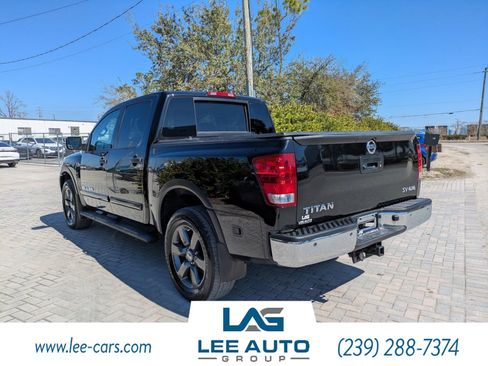Used 2015 Nissan Titan SV w/ SV Value Truck Package image 5