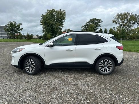 Used 2020 Ford Escape Titanium w/ Titanium Premium Package 2.0 AWD/4WD image 9