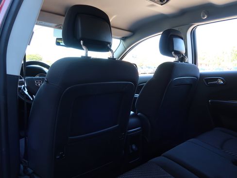 Used 2015 Dodge Journey SE w/ Flexible Seating Group image 28