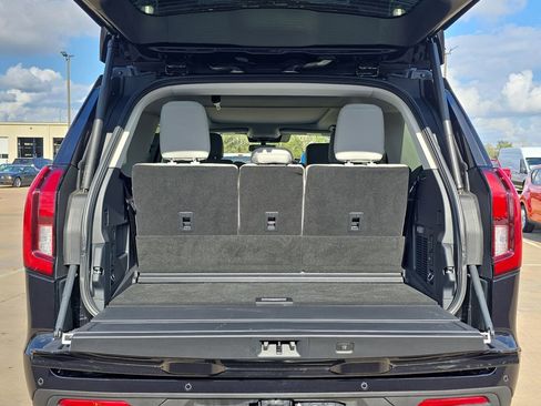 New 2025 Ford Expedition Active image 13