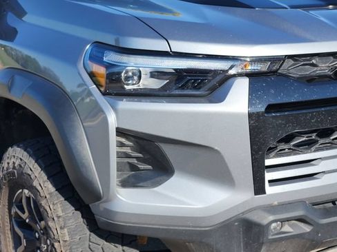 Used 2024 Chevrolet Colorado ZR2 w/ Technology Package AWD/4WD image 9