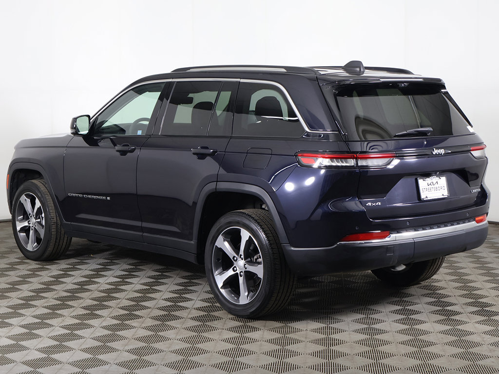 Used 2023 Jeep Grand Cherokee Limited w/ Luxury Tech Group II AWD/4WD image 12