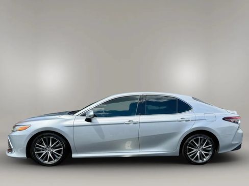 Used 2023 Toyota Camry XLE w/ Navigation Package FWD image 2