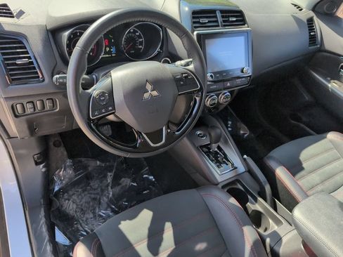 Used 2025 Mitsubishi Outlander Sport SE AWD/4WD image 15