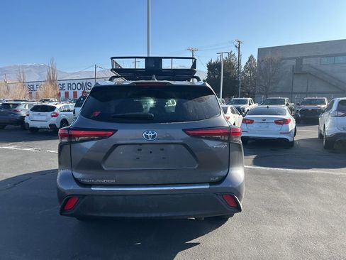 Used 2020 Toyota Highlander XLE image 5