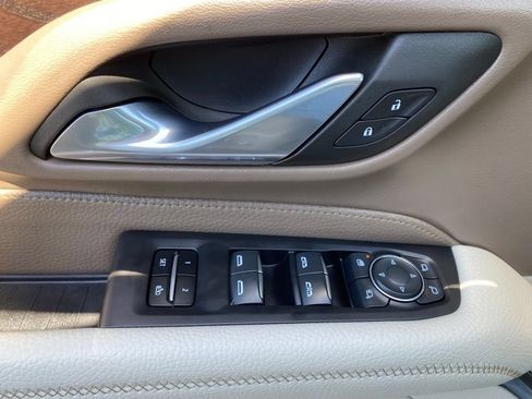 Used 2024 GMC Yukon XL Denali AWD/4WD image 15