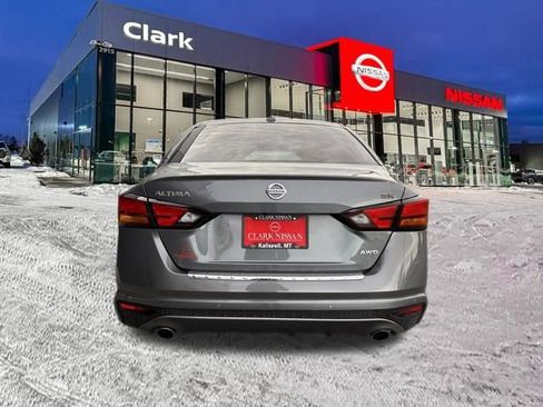 Used 2020 Nissan Altima 2.5 SR w/ Premium Package image 6