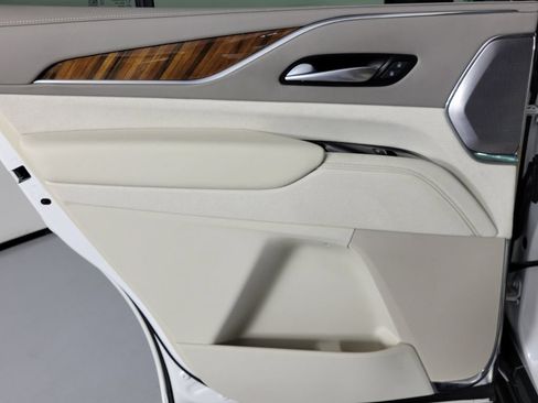 Used 2024 Cadillac Escalade Sport Platinum RWD image 12
