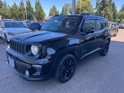 Used 2019 Jeep Renegade Altitude w/ Quick Order Package 2XM FWD image 2