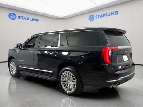 Used 2025 GMC Yukon XL Denali AWD/4WD image 5